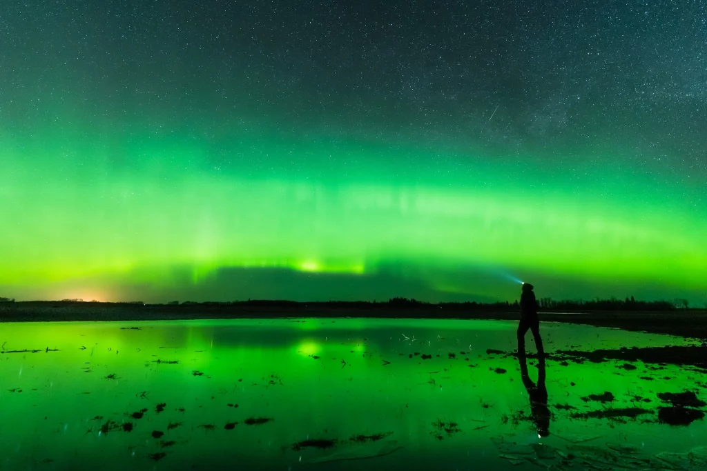 5 Tips to See the Northern Lights from a Saskatchewan Night Sky  Photographer - The Lost Girl's Guide to Finding the World